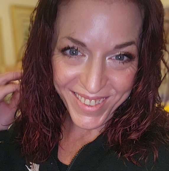 Meet your Posher, April - Picture 11 of 12